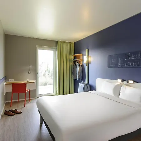 Ibis Budget Hotel *