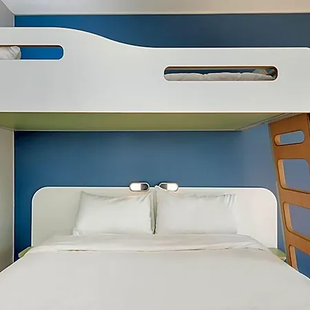 Ibis Budget * Costanza