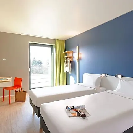 Ibis Budget Hotel *